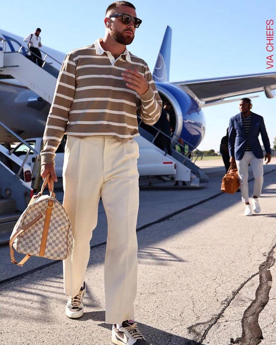 outfit smart casual ala Travis Kelce (instagram.com/killatrav)