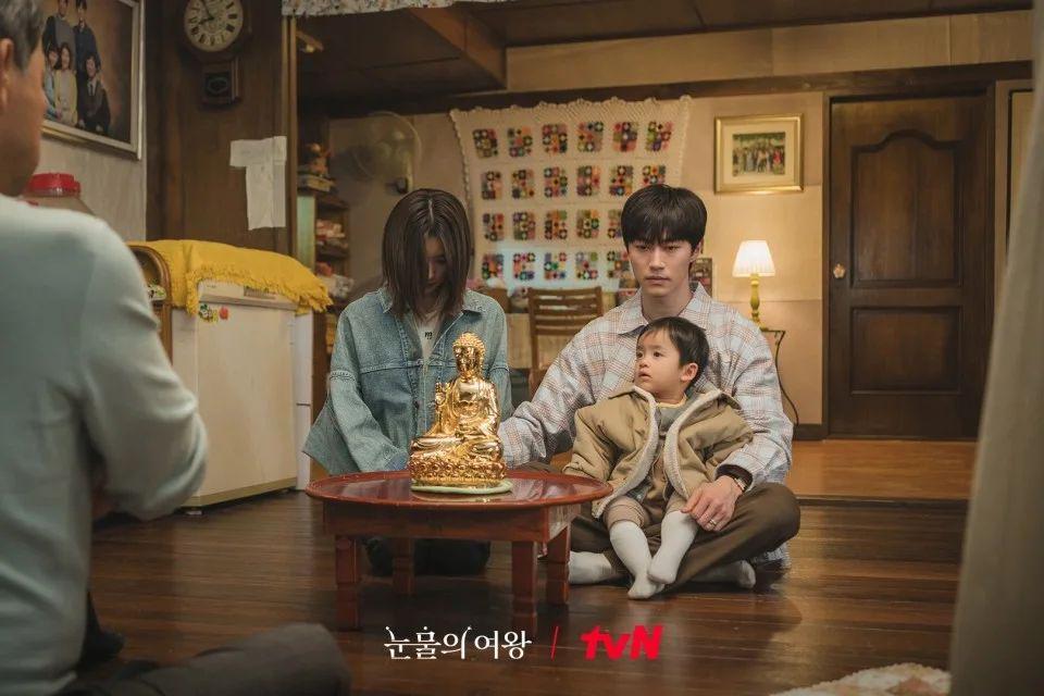 3 Cobaan yang Dialami Soo Cheol dan Da Hye di Queen of Tears