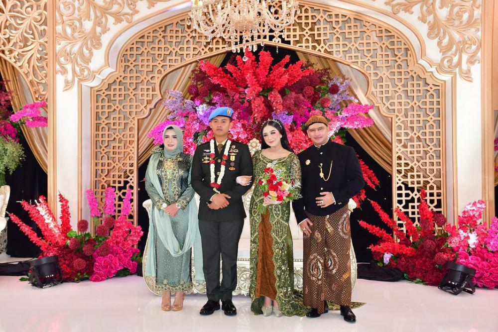 7 Potret Pernikahan Nabila Ashraff Cucu A. Rafiq, Berjodoh TNI
