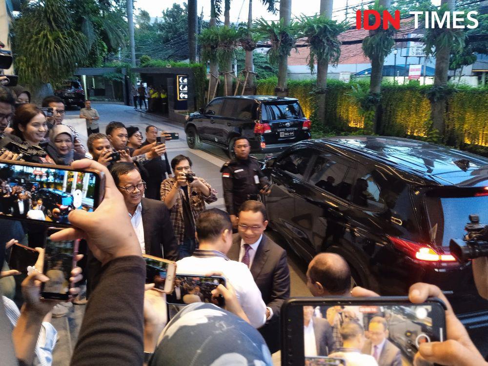 Anies Tiba di Nasdem Tower dengan Senyum, Bertemu Surya Paloh