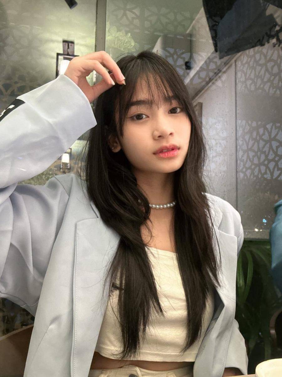 Flora JKT48 (x.com/s_florajkt48)