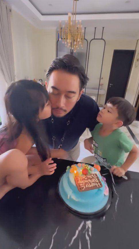 ulang tahun Jeje Ismail (Instagram.com/syahnazs)