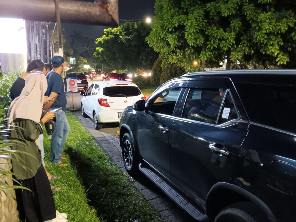 Mobil di Bekasi Dibobol Modus Pecah Kaca, Kartu Kredit Korban Dikuras