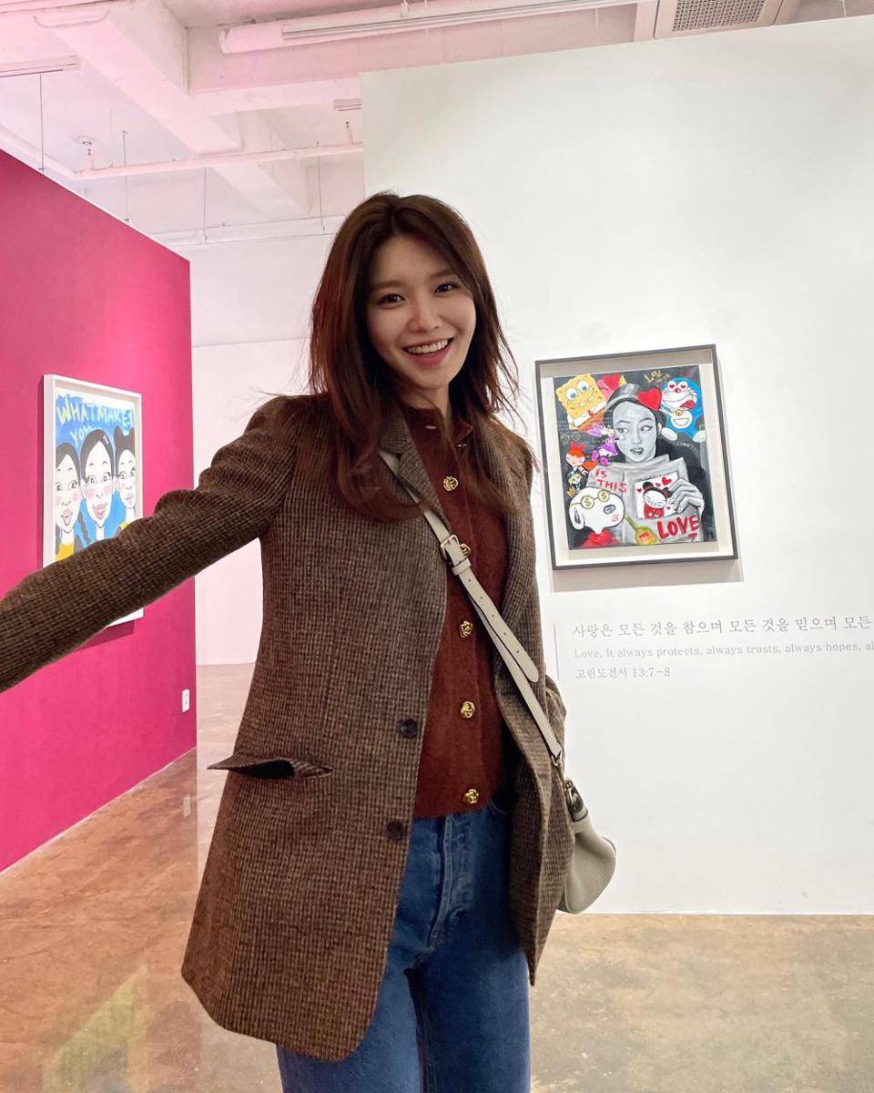 outfit layering (instagram.com/sooyoungchoi)