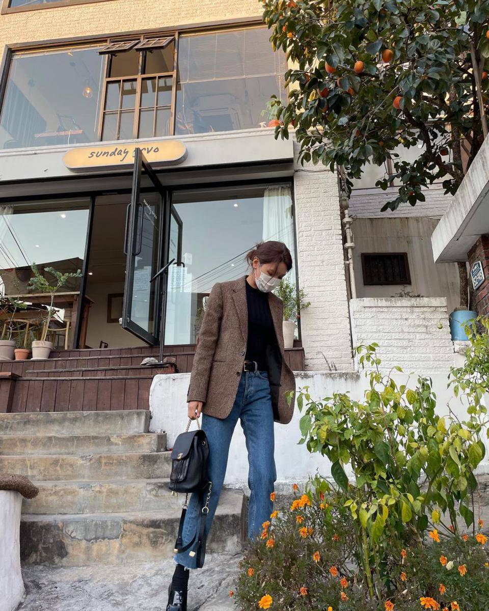 outfit layering (instagram.com/sooyoungchoi)
