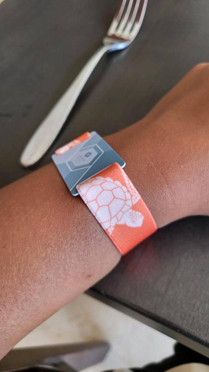 potret bentuk kunci kamar hotel terunik (reddit.com/user/jpirog)