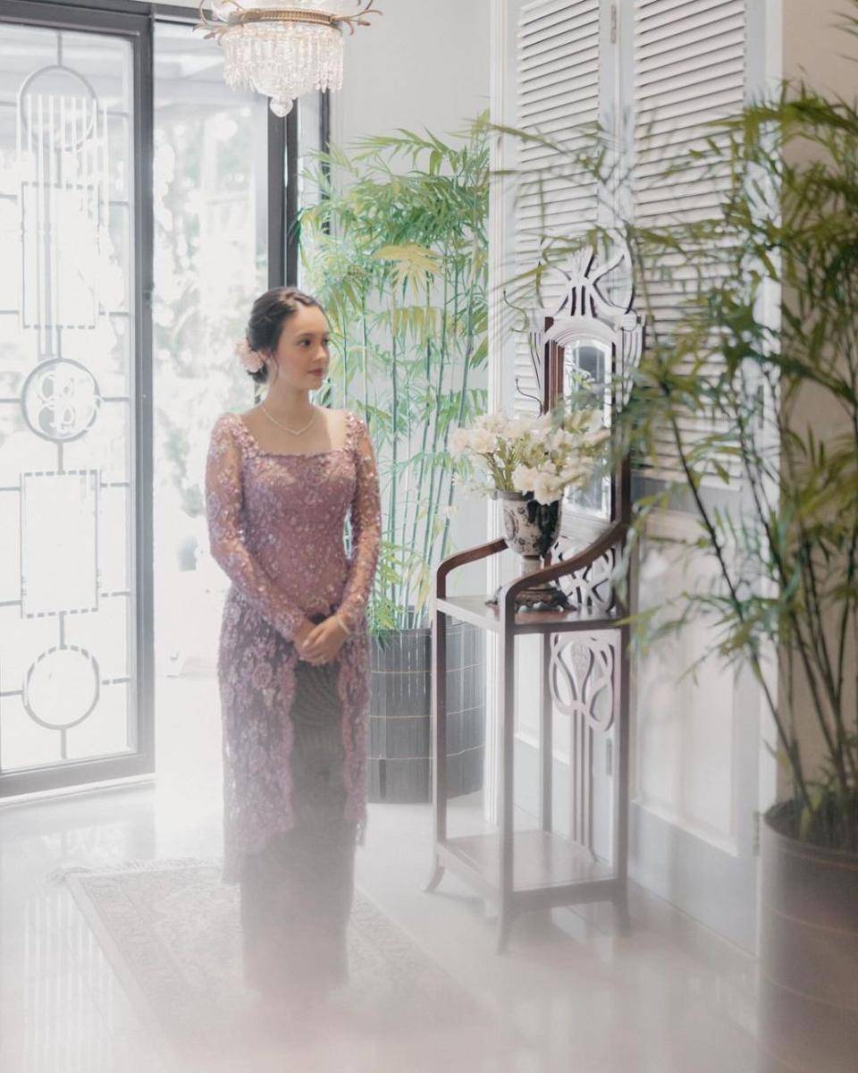 Anggika Bolsterli (instagram.com/anggikabolsterli)