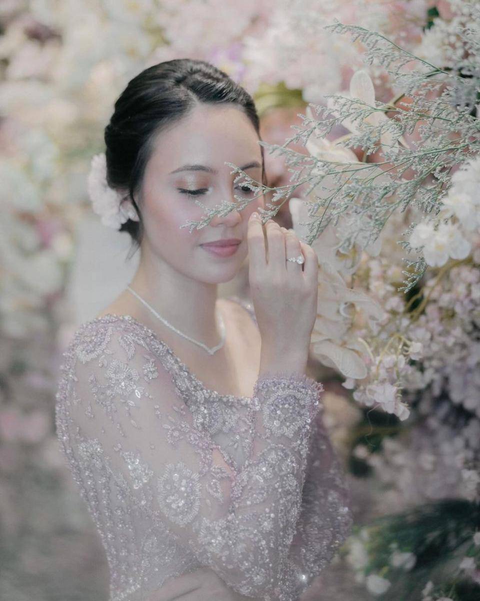 Anggika Bolsterli (instagram.com/anggikabolsterli)