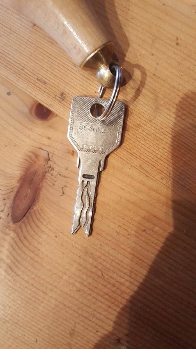 potret bentuk kunci kamar hotel terunik (reddit.com/user/mrkoflpvc)