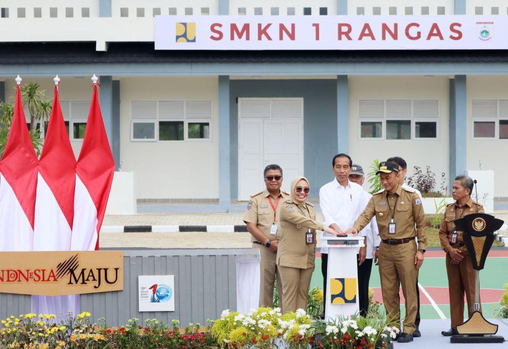 Jokowi Resmikan Proyek Rekonstruksi Pascagempa di Sulbar 2021