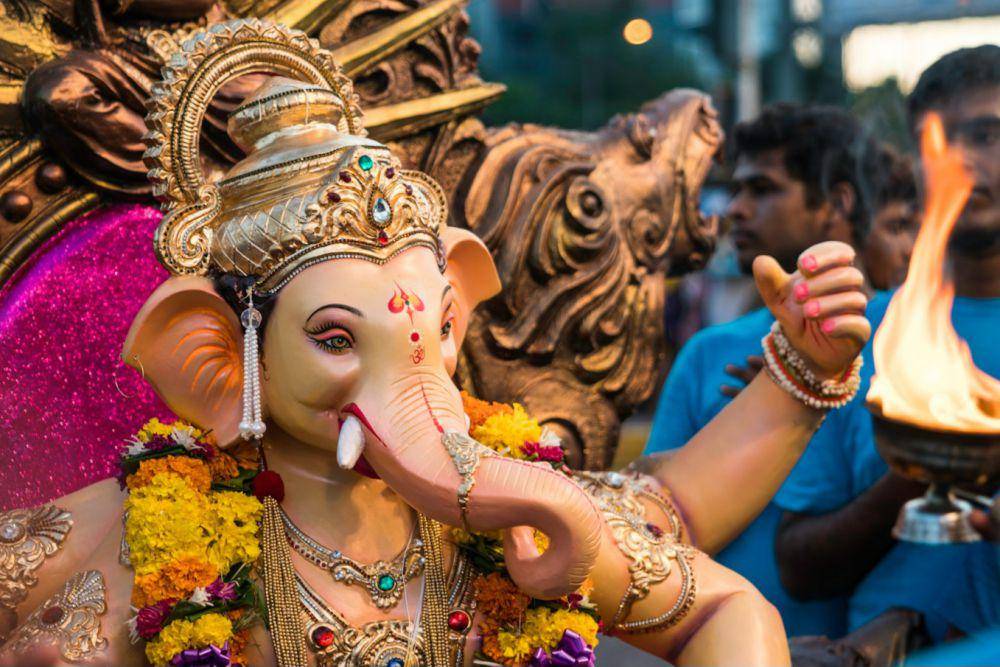 Patung Dewa Ganesha dalam festival  Ganesh Chaturthi di India (unsplash.com/Billeasy)