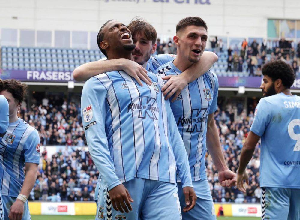 Pemain Coventry City saat merayakan gol. (instagram.com/coventrycityfcofficial)