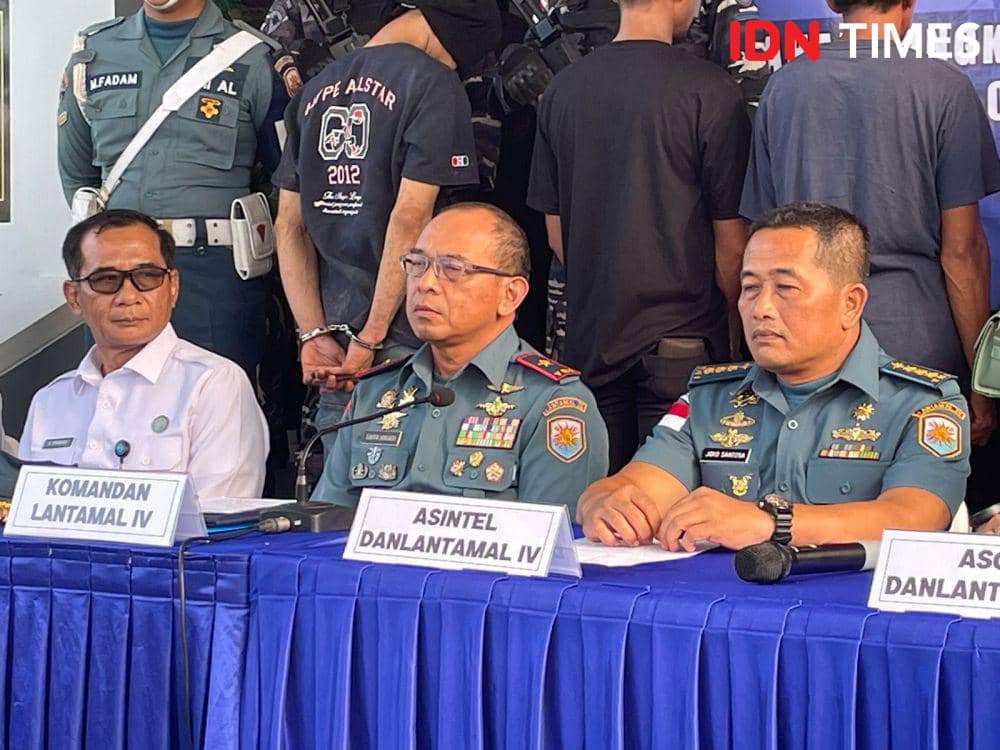 Danlantamal IV Batam, Laksamana Pertama TNI Tjatur Soniarto (Tengah) (IDN Times/Putra Gema Pamungkas)
