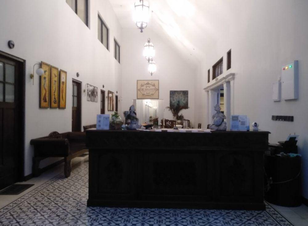 Foto bagian resepsionis dan area publik (dok. pribadi/Airani Listia)