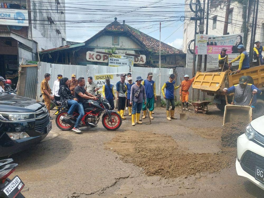 Pprot Jalan Rusak di Palembang Langsung Diperbaiki Usai Video Prot | IDN ...
