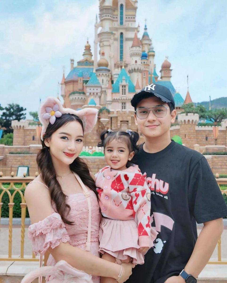 potret keluarga Nanda Arsyinta (instagram.com/nandaarsynt)