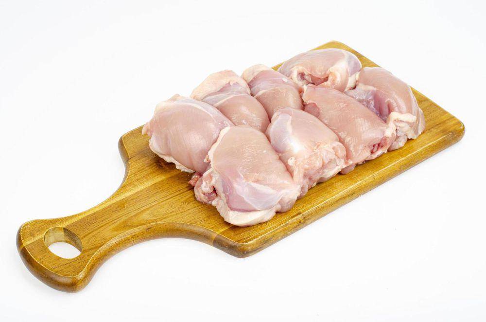 ilustrasi paha ayam fillet (vecteezy.com/artcookstudio)