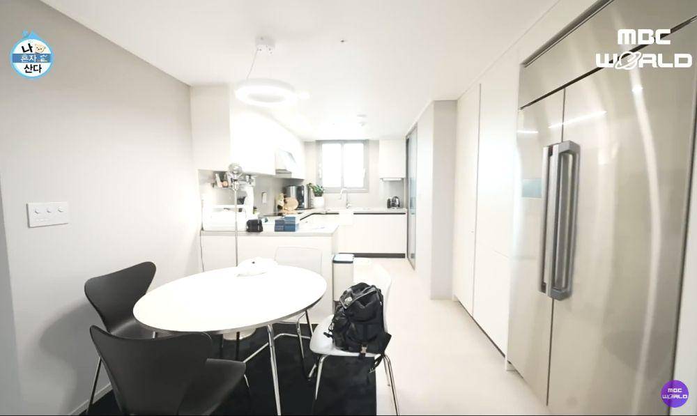 potret apartemen baru Doyoung NCT (dok. MBC/I Live Alone)