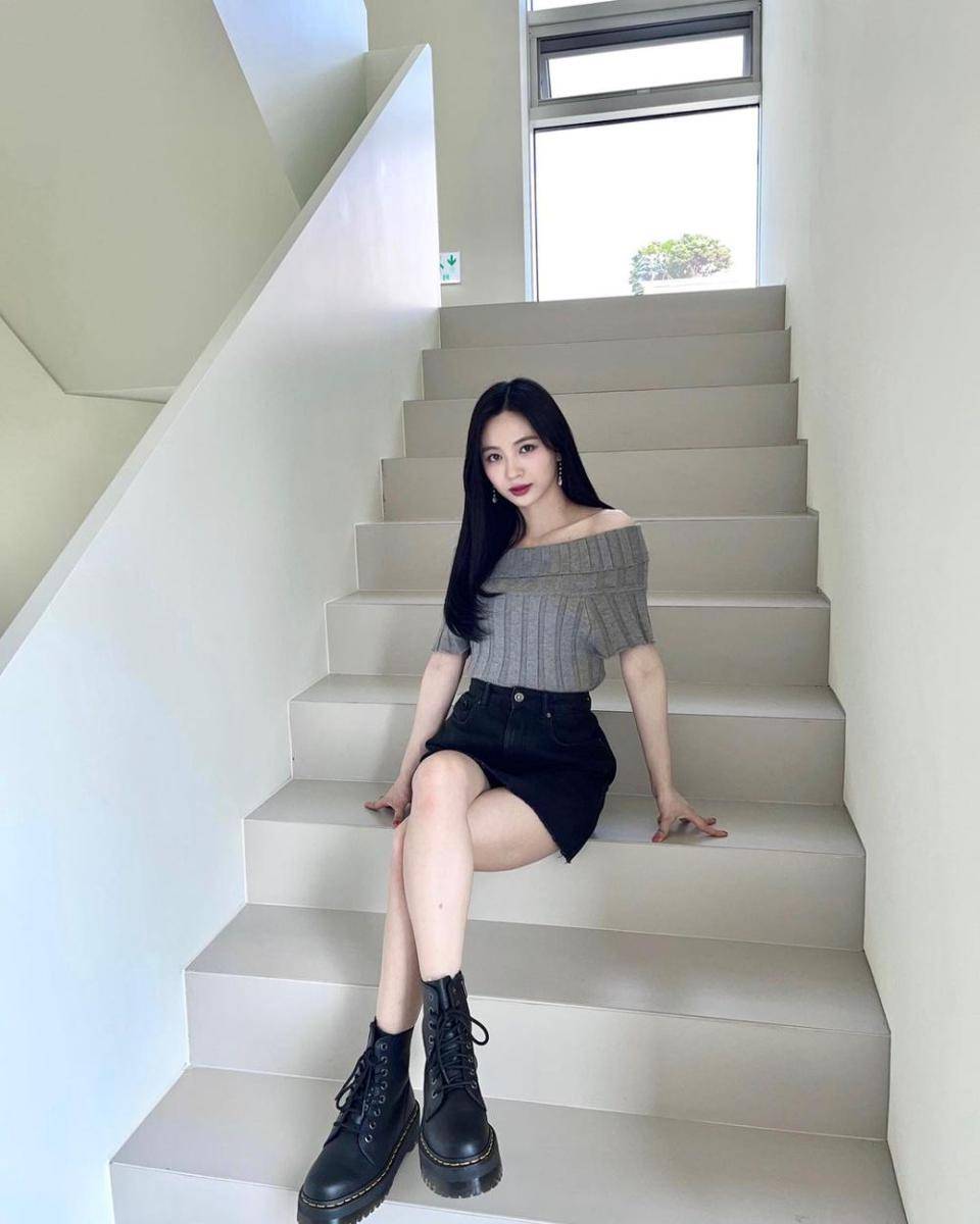 Jiwon (instagram.com/jiwxoxni)