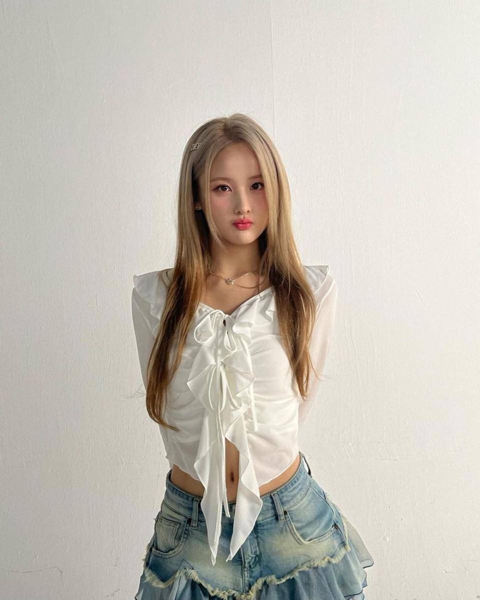 Member KISS OF LIFE (instagram.com/kissoflife_s2)