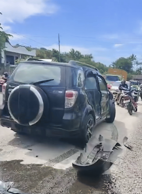 Tangkapan layar rekaman video tabrakan beruntun di Sidrap, Sulawesi Selatan, Selasa (23/4/2024)/Istimewa