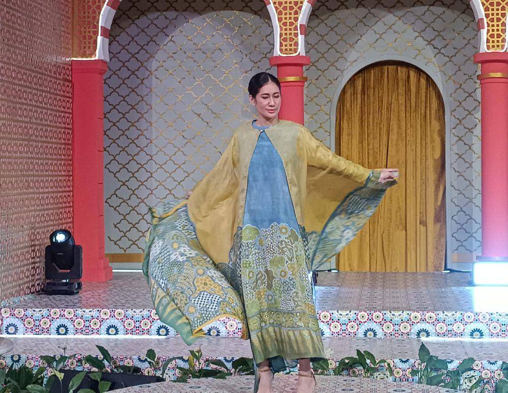 Salah satu koleksi Naniek Rachmat di Closing Ceremony Ramadan Runway 2024 (dok. Ramadan Runway)