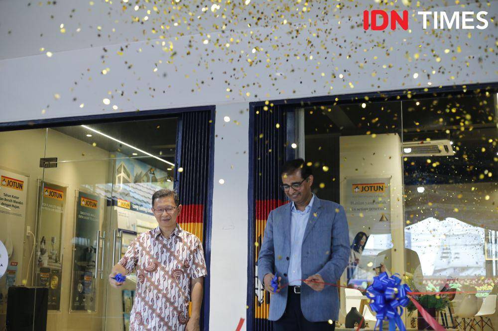 Peresmian flagship store pertama Jotun di Medan, Selasa (23/4/2024) (IDN Times/Doni Hermawan)