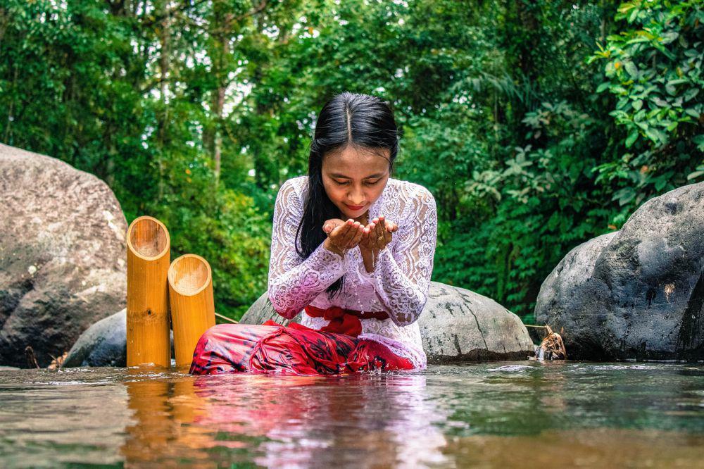 6 Tradisi Unik Menjaga Kelestarian Bumi di Indonesia