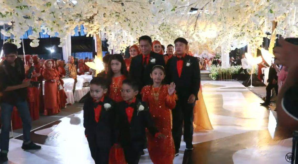 resepsi Putri D'Academy dan Azis (YouTube.com/ LHH Video Studio)