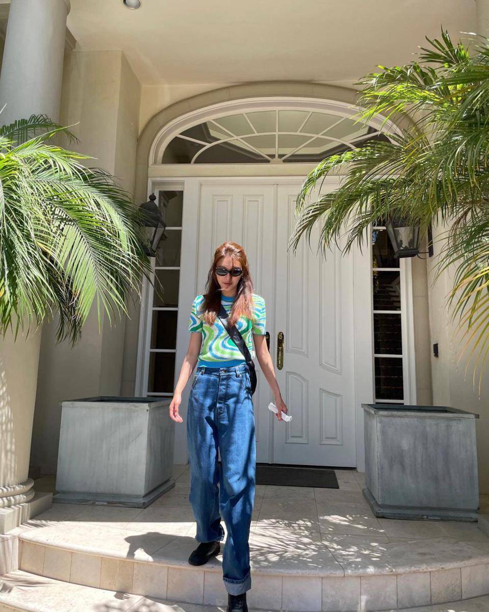 outfit cewek kue (instagram.com/sooyoungchoi)