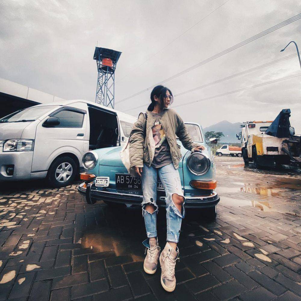 ide mix and match celana jeans ala Ziva Magnolya (instagram.com/zivamagnolya)