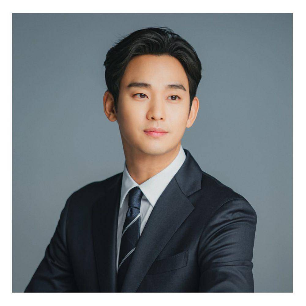 Kim Soo Hyun (instagram.com/goldmedalist_official)