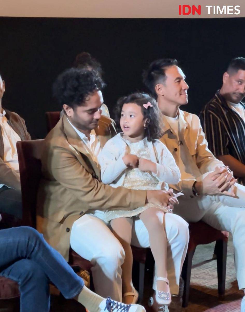 potret Gewa dan Marthino Lio di konferensi pers Glenn Fredly The Movie pada Rabu (24/4/2024) (dok. IDN Times/Elizabeth Chiquita)