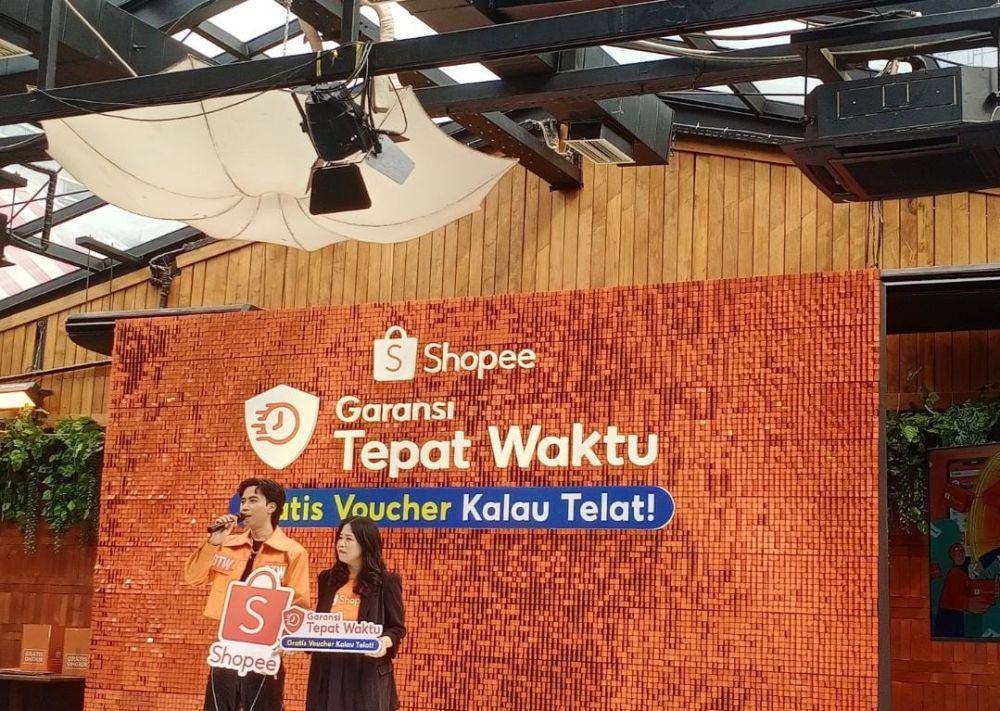 Shopee bersama Vidi Aldiano Ajak Pengguna Kenal Lebih Dekat Program Garansi Tepat Waktu (Rabu, 24/4/2024) (Shiva Clarancia/IDN Times)