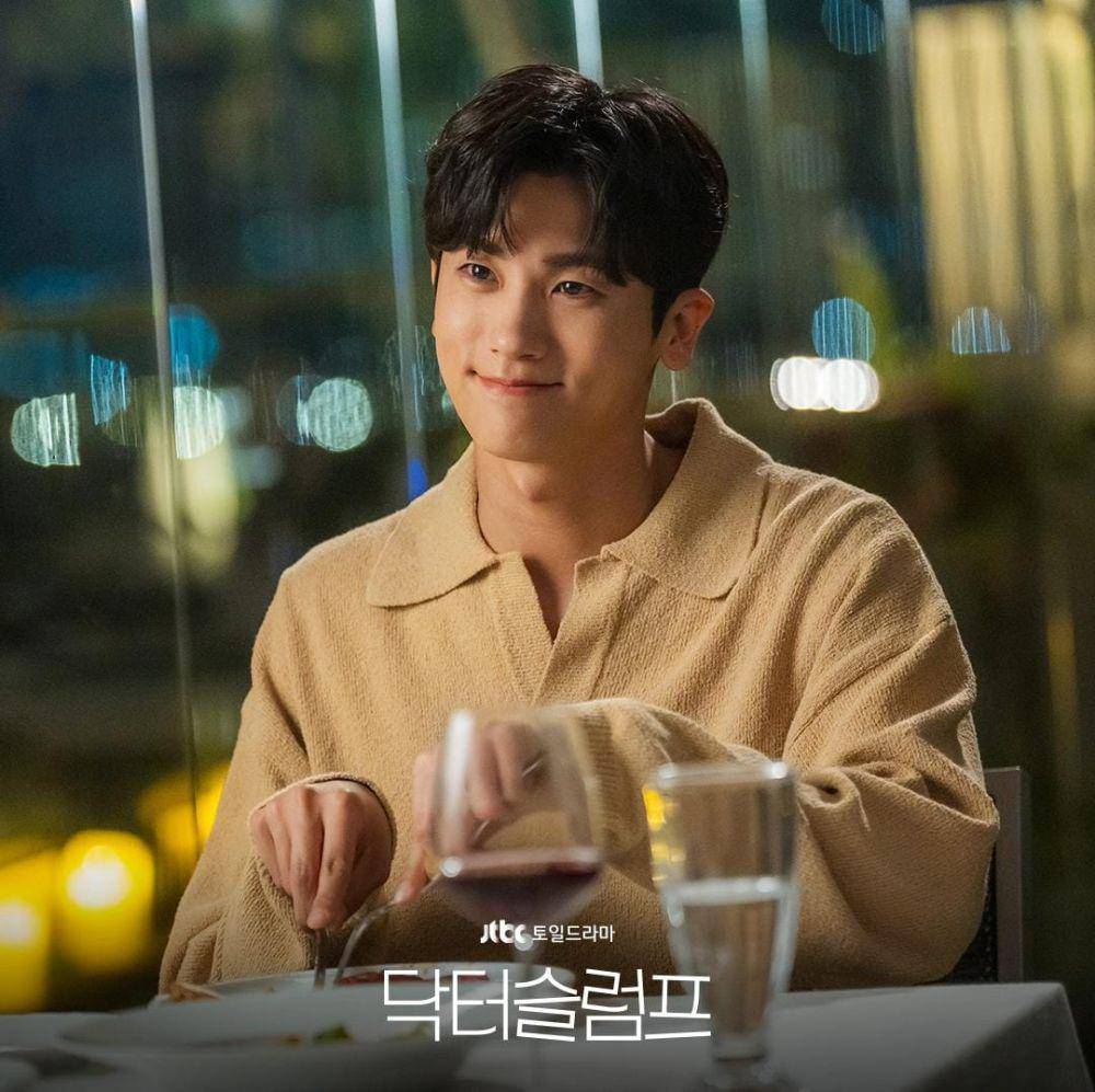 Park Hyung Sik di drama Doctor Slump (instagram.com/jtbcdrama)