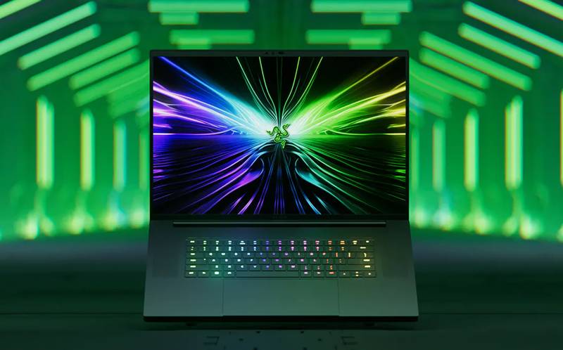 Razer Blade 18 (dok. Razer)