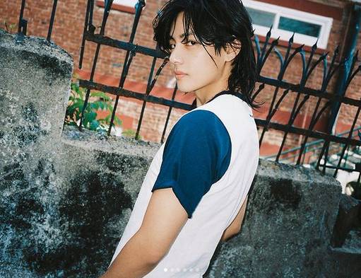 V BTS (instagram.com/min.hee.jin)