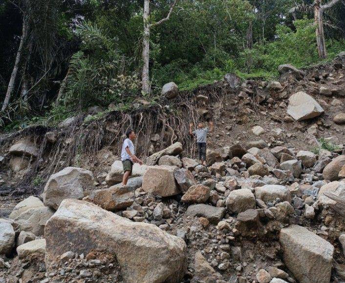 jalur trekking menuju air terjun Binanga Bolon telah hancur (dok.Nurhayati)