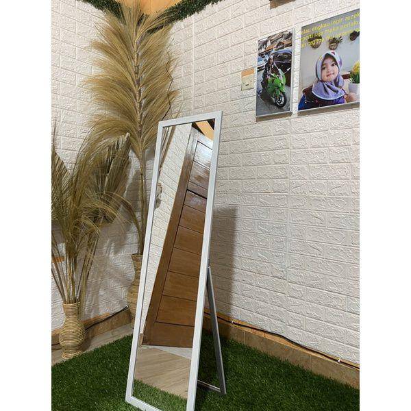 rekomendasi standing mirror dari (shopee.co.id/raja dekor)
