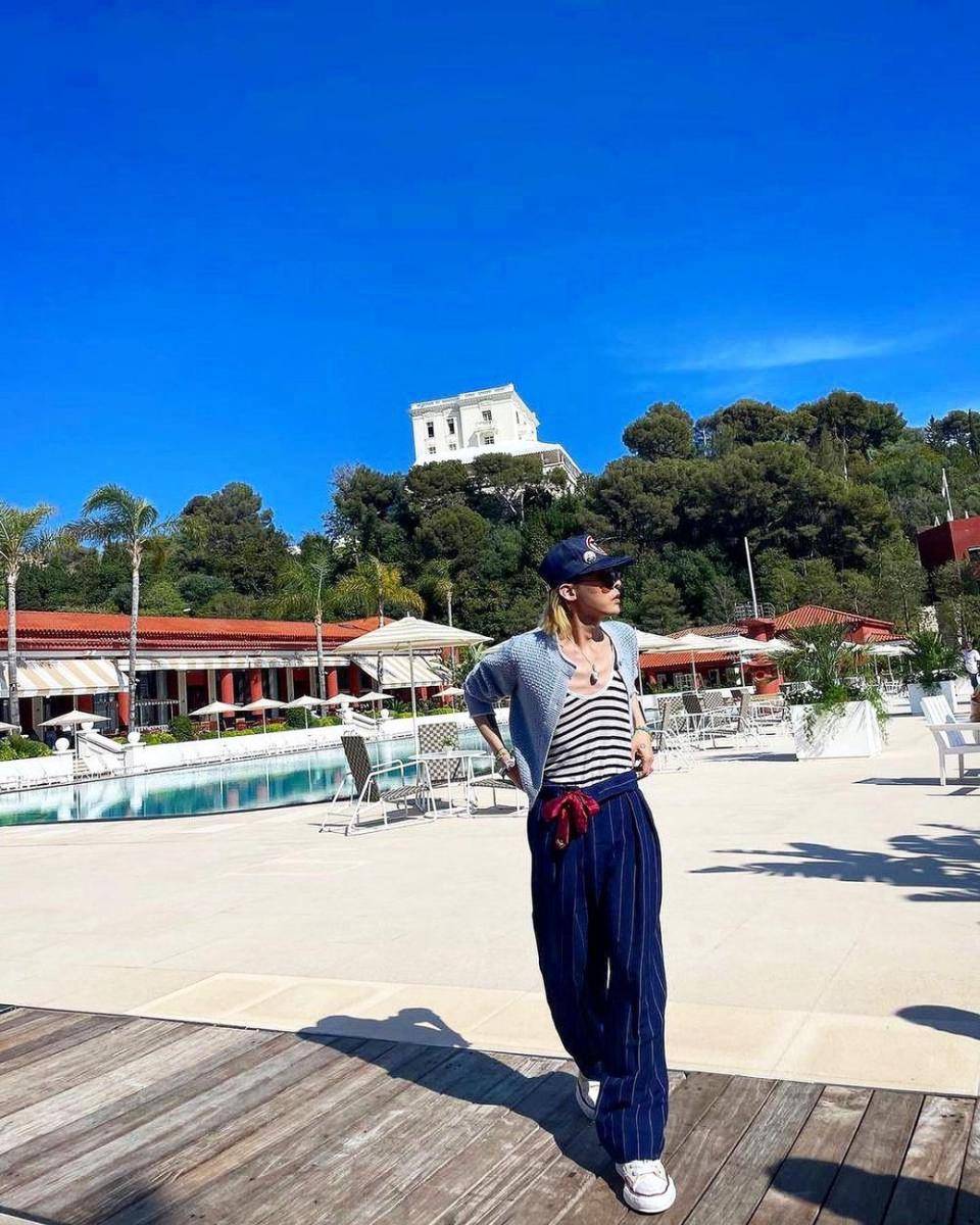 layering outfit ala G-Dragon BIGBANG (instagram.com/xxxibgdrgn)