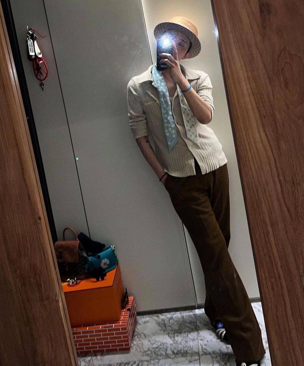 layering outfit ala G-Dragon BIGBANG (instagram.com/xxxibgdrgn)