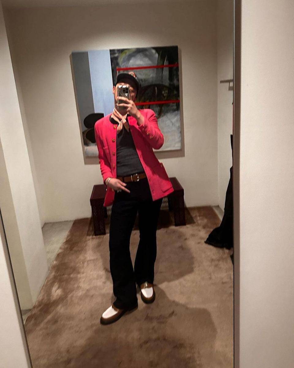 layering outfit ala G-Dragon BIGBANG (instagram.com/xxxibgdrgn)