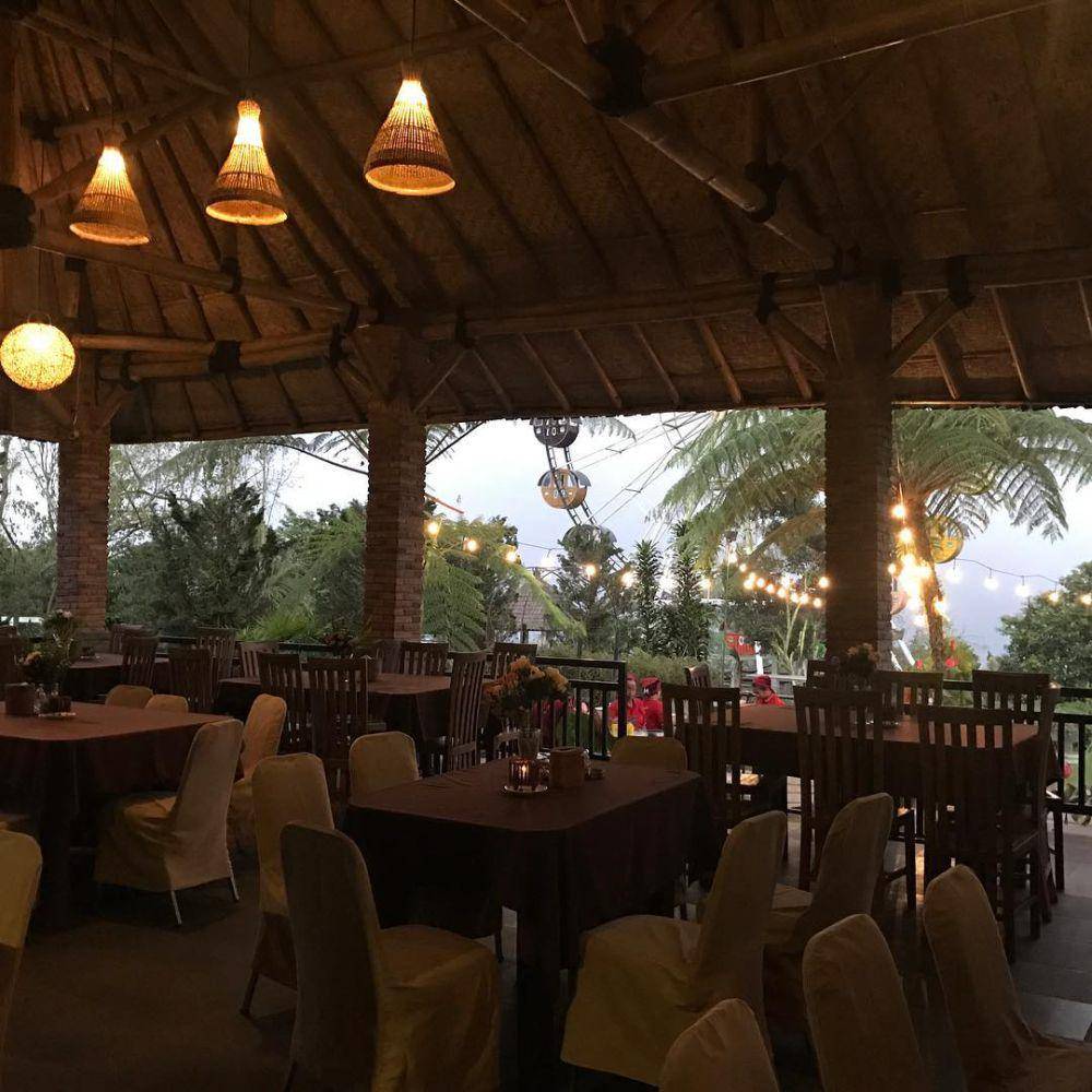 Restoran di The Sila's Agrotourism yang bisa untuk santai maupun bikin acara (Instagram.com/@the_silas_agrotourism)