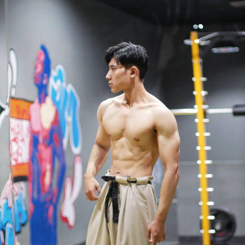 Grand Finalis The New L-Men of the Year 2024, Lie Revano (instagram.com/lierevano_)