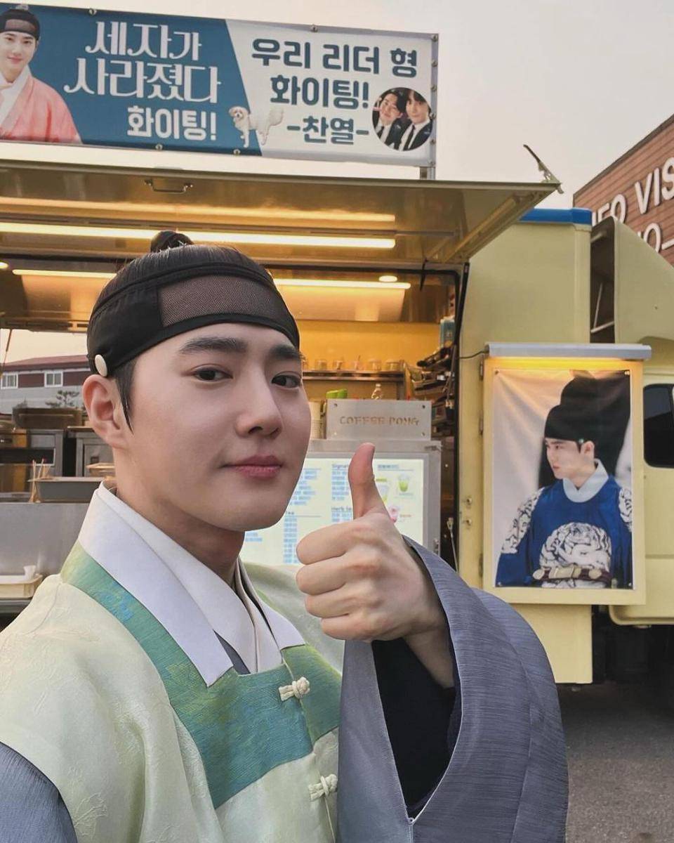 Suho di balik layar drakor Missing Crown Prince (instagram.com/kimjuncotton)
