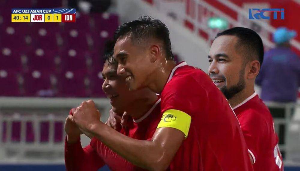 potret editan Teuku Wisnu nimbrung saat Timas U-23 menang lawan Yodanina U-23 (instagram.com/teukuwisnu)