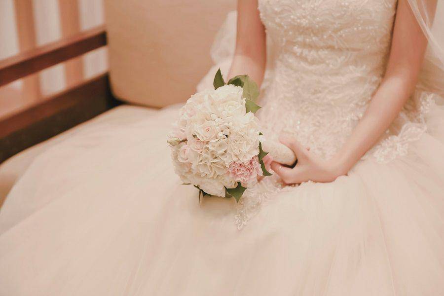 buket bunga pernikahan (unsplash.com/Suhyeon Choi)