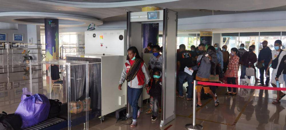 Arus penumpang di Pelabuhan Makassar pada masa arus mudik lebaran Idul Fitri 2024. (Dok. Pelindo Regional 4)