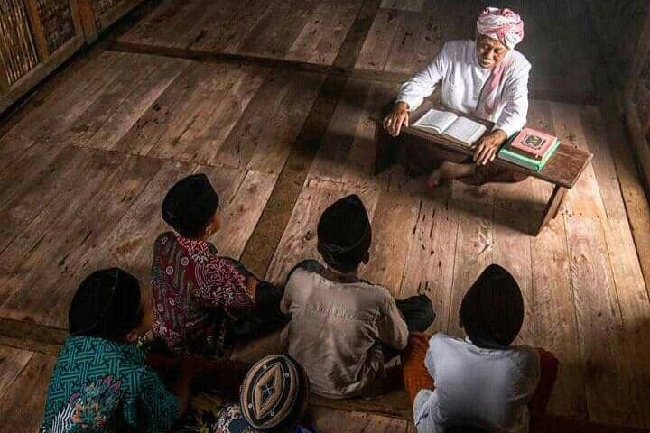Ilustrasi mengajarkan anak-anak firman Allah. (Pinterest/denitiranto ranto)
