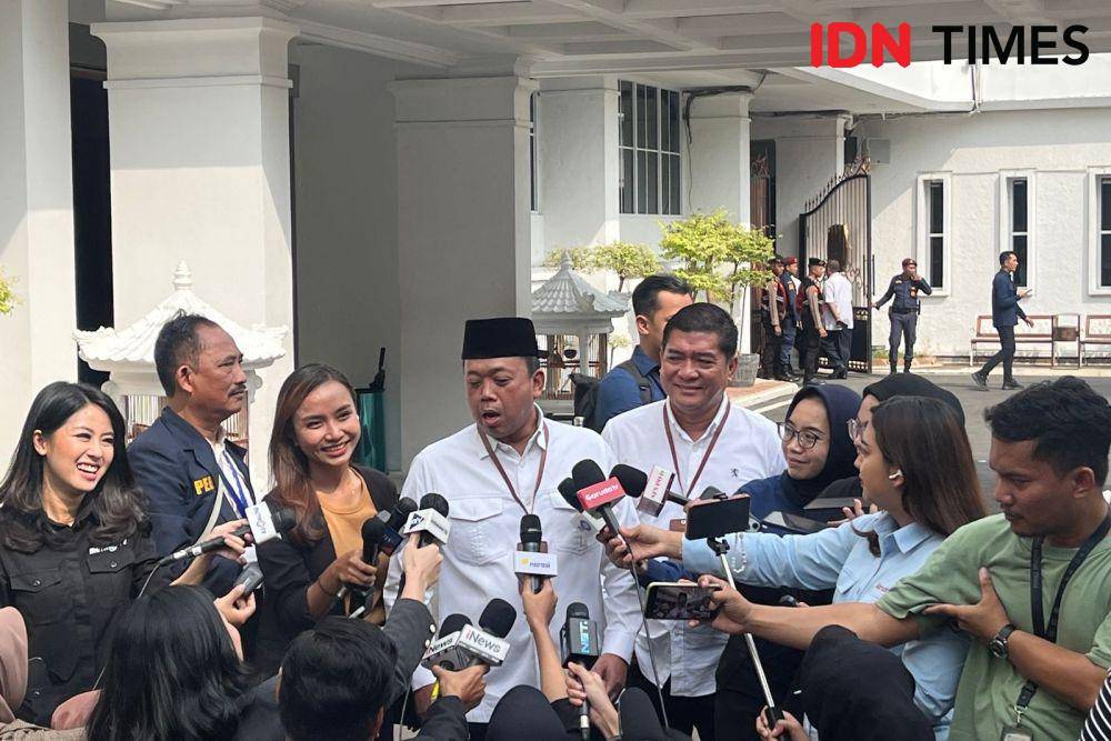 Ketua Badan Pemenangan Pemilu Partai Golkar, Nusron Wahid di Gedung Komisi Pemilihan Umum (KPU), Jakarta Pusat, Rabu (24/4/2024). (IDN Times/Yosafat Diva Bayu Wisesa)